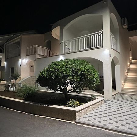 Apartments Obad Неум Екстериор снимка