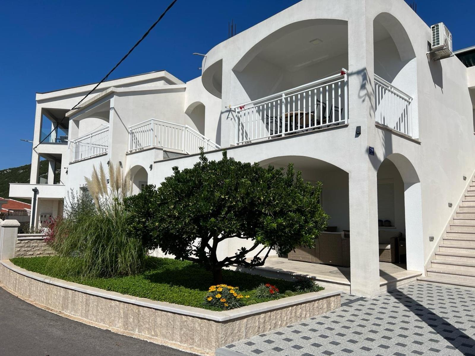 Apartments Obad Неум Екстериор снимка